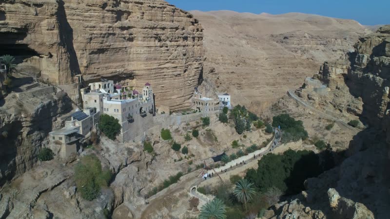 Monastère Saint-Georges accroché à la falaise du Wadi Qelt
